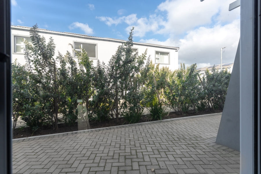 2 Bedroom Property for Sale in Stratford Green Western Cape